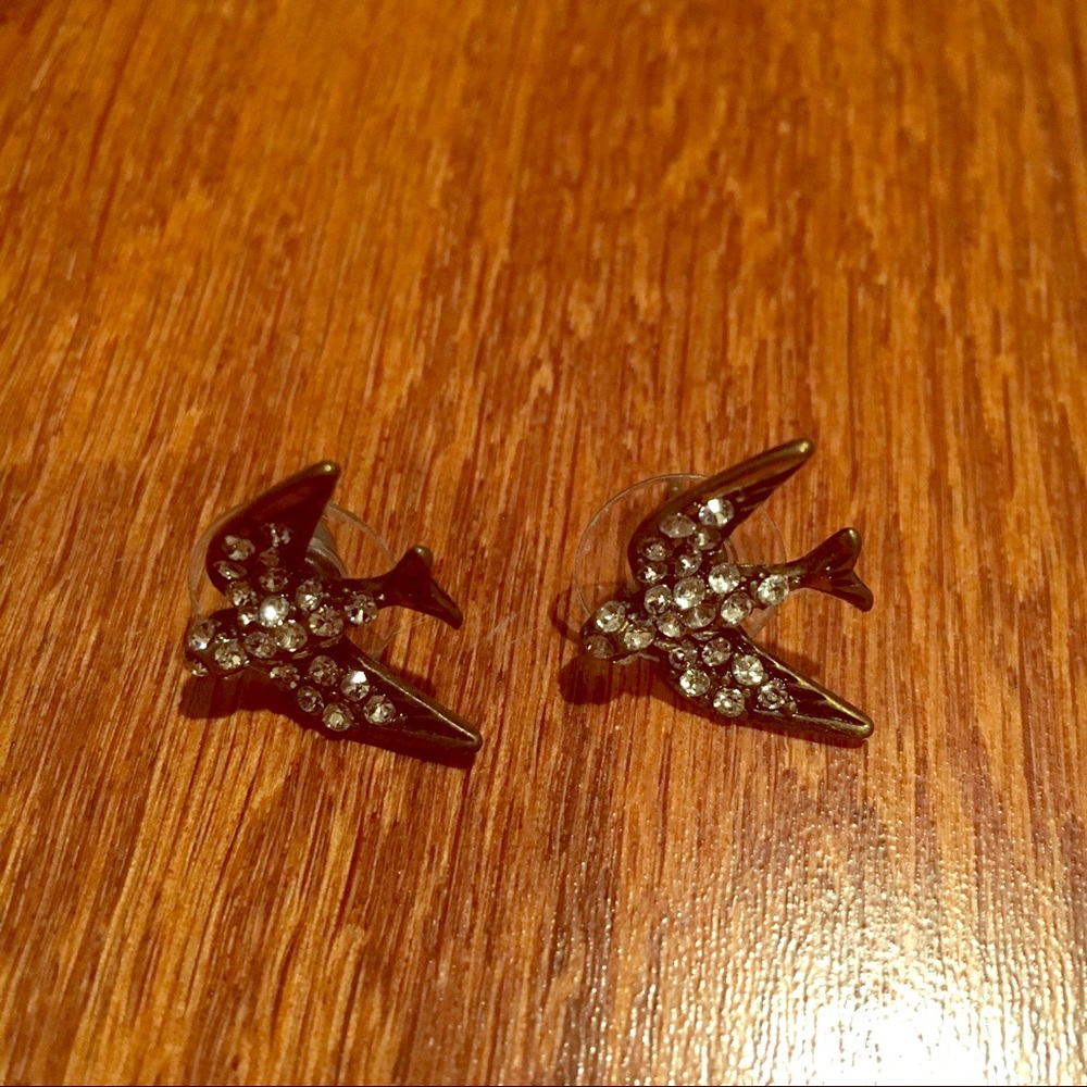 Betsey Johnson Pave Bird Stud Earrings 🐦
